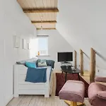 2 Bedroom In Apartamento *